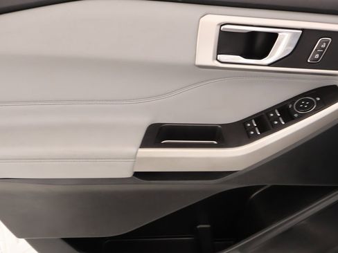 Used 2024 Ford Explorer XLT w/ Equipment Group 202A image 16