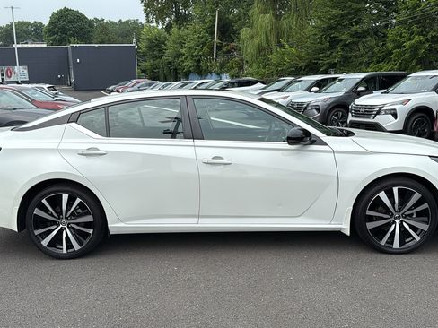 Certified 2021 Nissan Altima 2.5 SR w/ SR Premium Package image 26