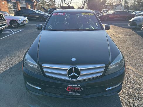 Used 2011 Mercedes-Benz C 300 4MATIC Sedan image 2