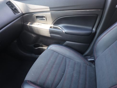 Used 2024 Mitsubishi Outlander Sport AWD image 11