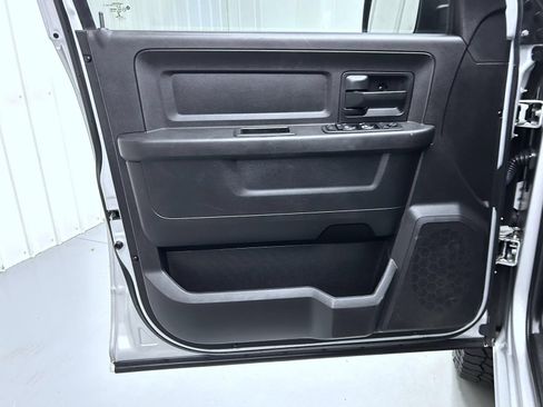 Used 2018 RAM 1500 Express w/ Express Value Package AWD/4WD image 9