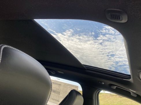 New 2025 Jeep Grand Cherokee Overland image 31