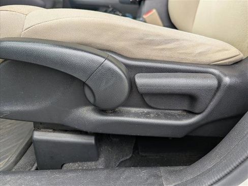 Used 2015 Honda CR-V LX image 11