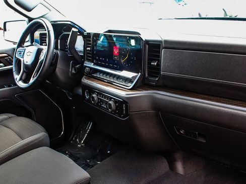 Used 2023 Chevrolet Silverado 1500 LT image 39