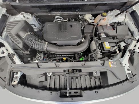 Used 2023 GMC Acadia SLE w/ Driver Convenience Package image 9