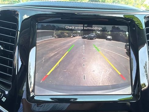 Used 2019 Jeep Cherokee Limited image 21