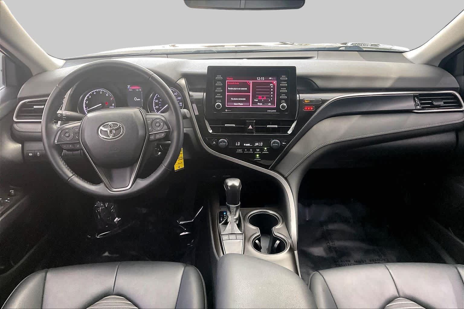 Used 2022 Toyota Camry SE FWD image 16