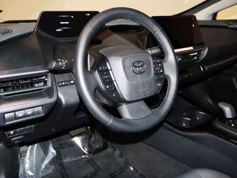 Used 2026 Toyota Prius LE FWD image 33