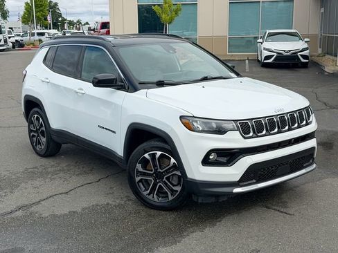 Used 2024 Jeep Compass Limited AWD/4WD image 2