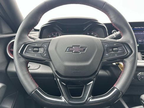 Certified 2024 Chevrolet Trax RS w/ Sunroof Package image 19