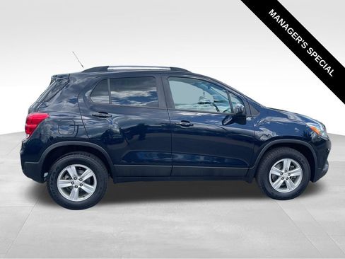 Used 2022 Chevrolet Trax LT w/ Driver Confidence Package AWD/4WD image 8