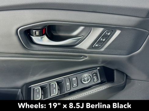 Used 2025 Honda Accord Touring image 22