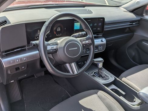 Used 2025 Hyundai Kona SEL FWD image 16