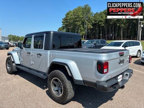 Used 2023 Jeep Gladiator Sport AWD/4WD image 6