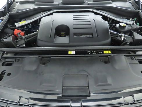 Certified 2023 Land Rover Range Rover SE image 30