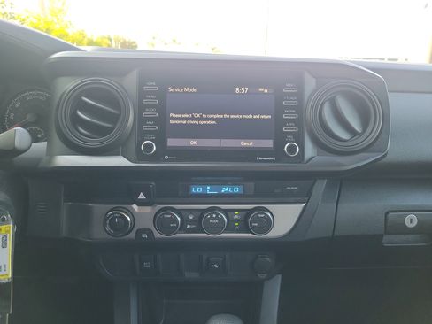 Used 2022 Toyota Tacoma SR image 26