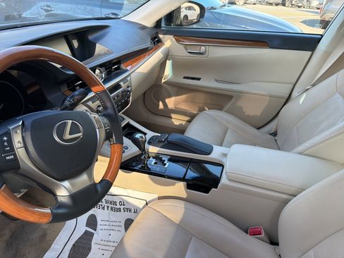 Used 2015 Lexus ES 300h image 8