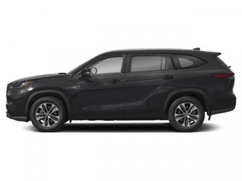 Used 2023 Toyota Highlander XLE FWD image 3