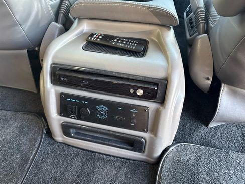 Used 2023 Chevrolet Express 2500 image 33