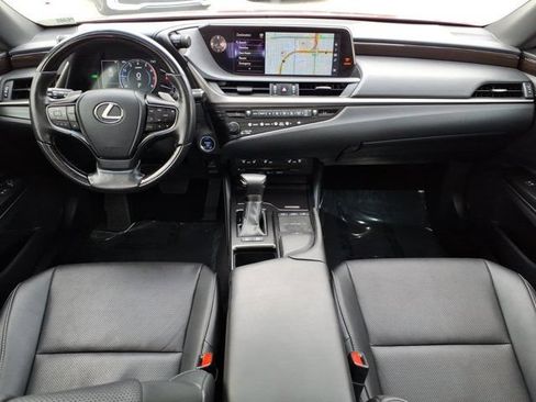 Used 2019 Lexus ES 300h w/ Premium Package FWD image 4