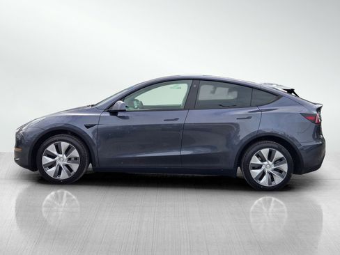 Used 2023 Tesla Model Y Long Range image 7