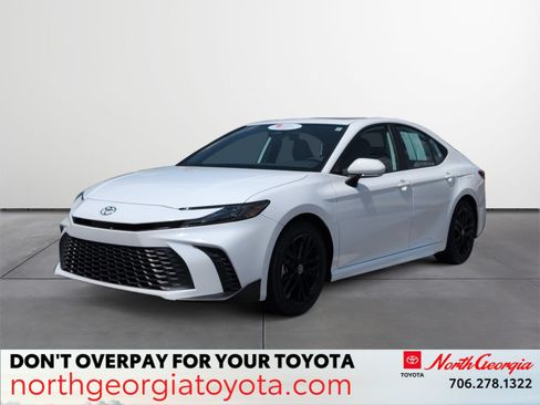 Used 2026 Toyota Camry SE w/ Convenience Package FWD image 1