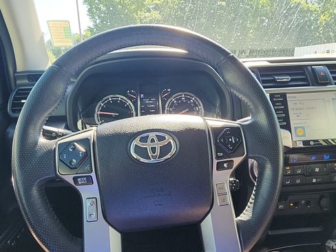 Used 2020 Toyota 4Runner Limited AWD/4WD image 15