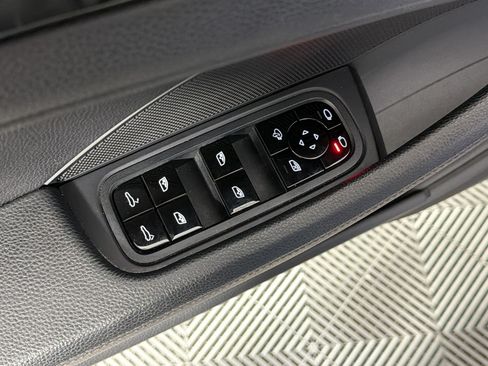 Certified 2019 Porsche Panamera image 14