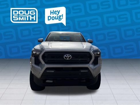 Used 2025 Toyota Tacoma SR5 AWD/4WD image 7