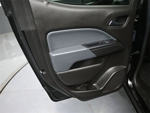 Used 2017 Chevrolet Colorado Z71 image 28