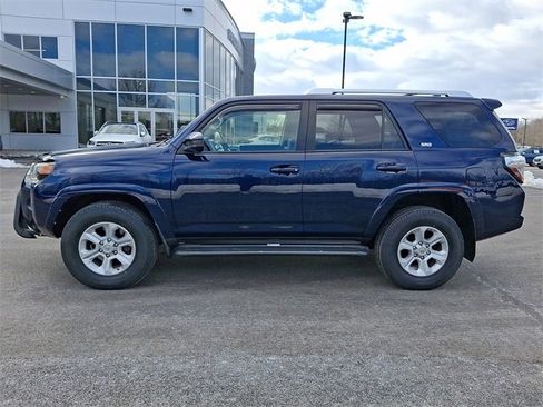 Used 2017 Toyota 4Runner SR5 image 4