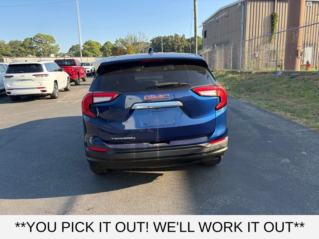 Used 2022 GMC Terrain SLE FWD image 5