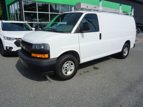 Used 2021 Chevrolet Express 2500 w/ Enhanced Convenience Package RWD image 2