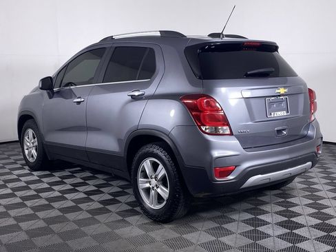 Used 2020 Chevrolet Trax LT w/ LT Convenience Package FWD image 17