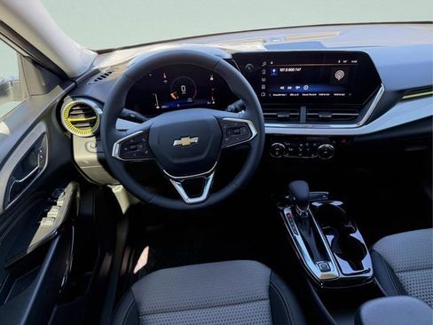 New 2026 Chevrolet Trax LT w/ Driver Confidence Package FWD image 17