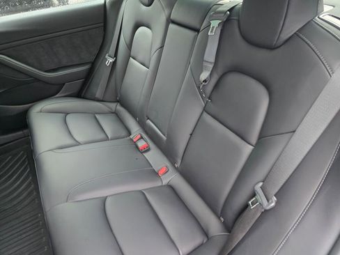 Used 2021 Tesla Model 3 Standard Range Plus image 17