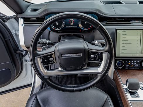 Used 2023 Land Rover Range Rover Long Wheelbase SE image 17