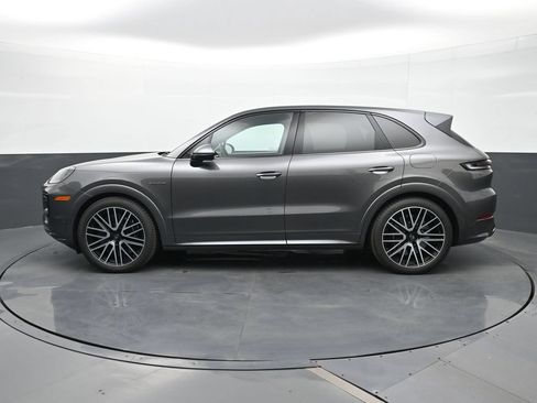 New 2025 Porsche Cayenne Turbo AWD/4WD image 2
