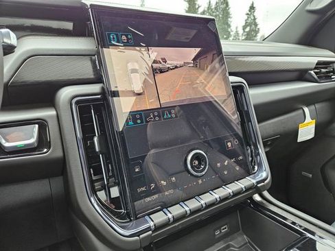 New 2026 GMC Yukon AT4 AWD/4WD image 32