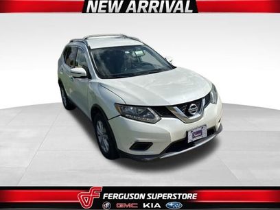 Used 2016 Nissan Rogue SV w/ SV Premium Package