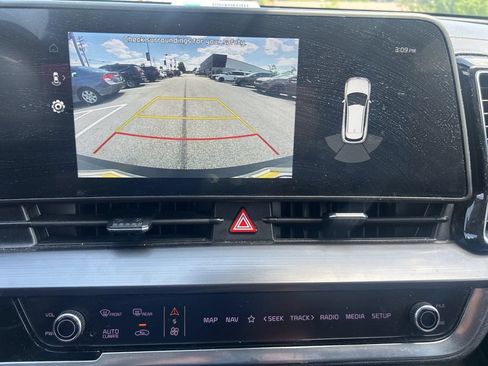 Certified 2023 Kia Sportage EX AWD/4WD image 10
