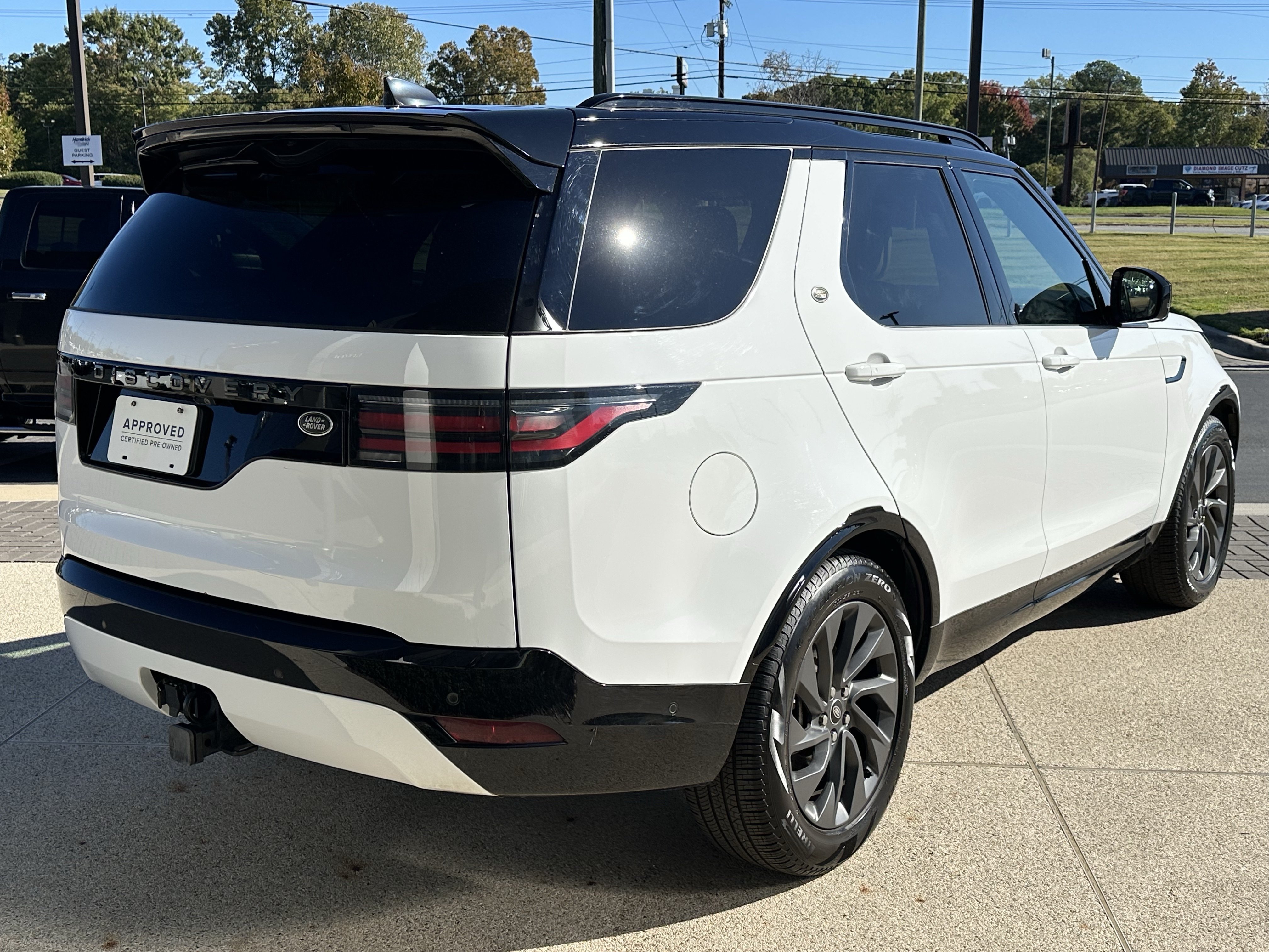 Certified 2023 Land Rover Discovery S R-Dynamic AWD/4WD image 7