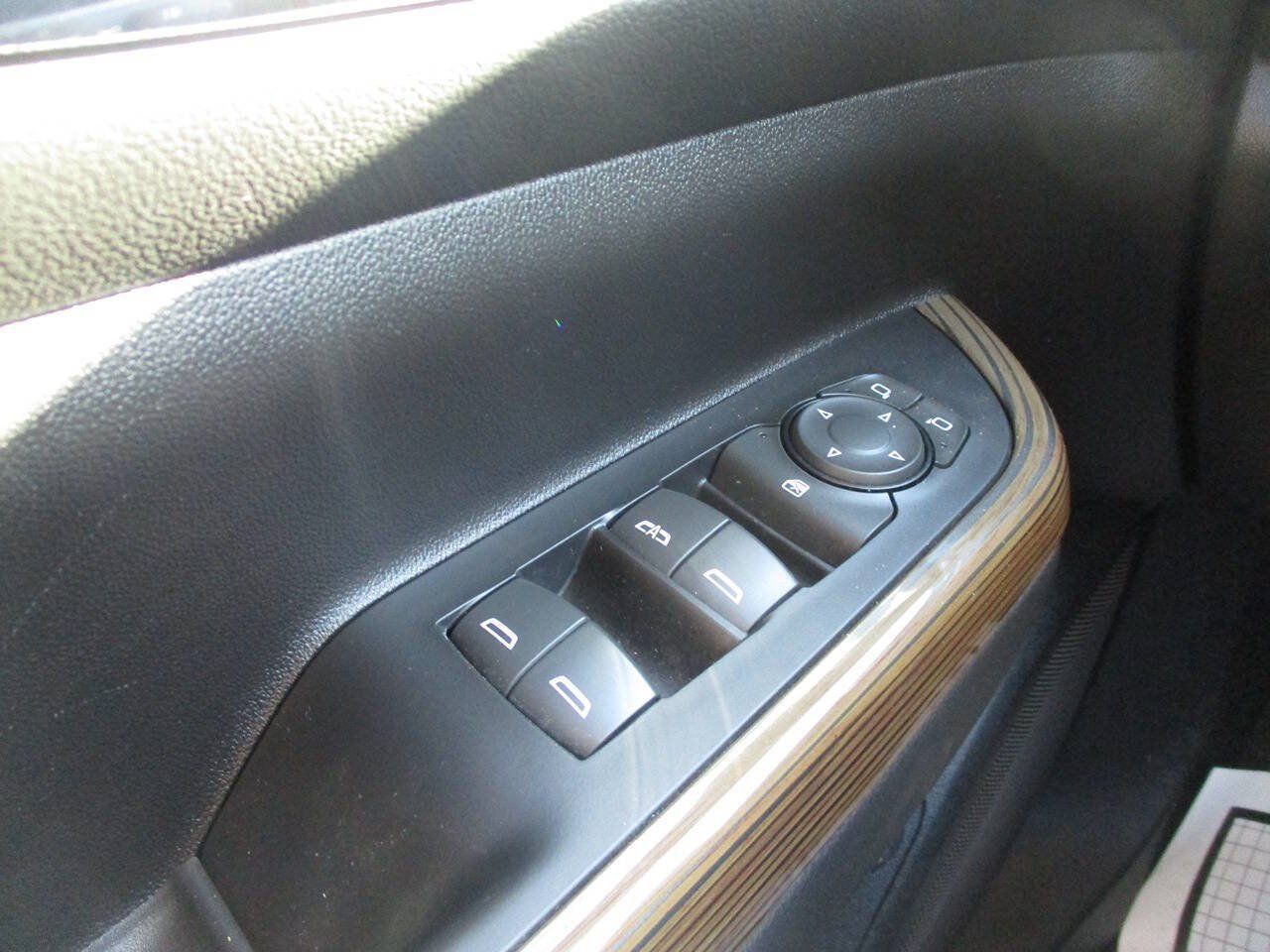 Used 2023 GMC Acadia SLE w/ Driver Convenience Package FWD image 25