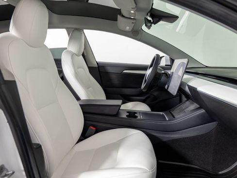 Used 2021 Tesla Model 3 Standard Range Plus image 28