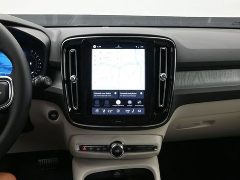 New 2026 Volvo XC40 B5 Plus w/ Protection Package Premier AWD/4WD image 13