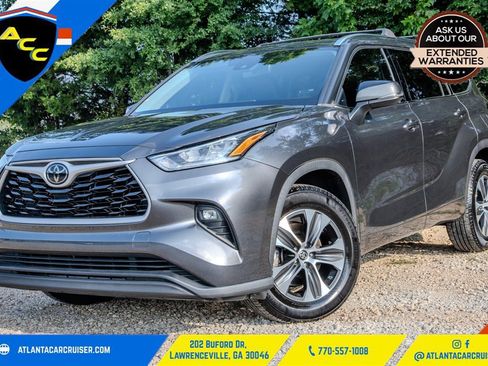 Used 2020 Toyota Highlander XLE FWD image 1