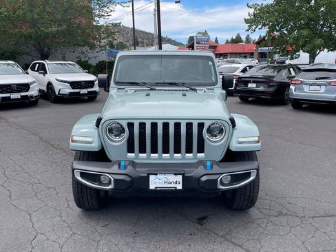 Used 2023 Jeep Wrangler Unlimited Sahara w/ Cold Weather Group AWD/4WD image 8