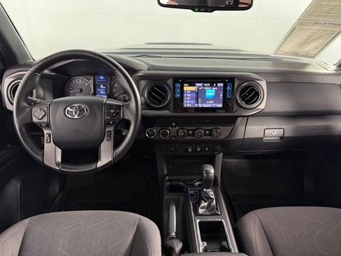 Used 2019 Toyota Tacoma TRD Sport AWD/4WD image 19