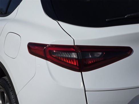 Used 2022 Alfa Romeo Stelvio Sprint image 6