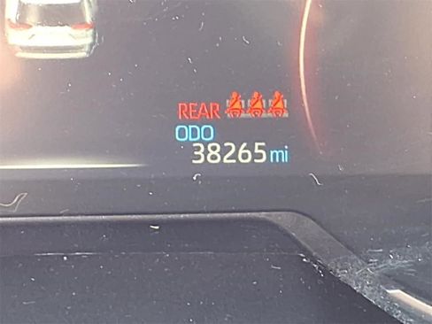 Used 2024 Toyota RAV4 LE image 27